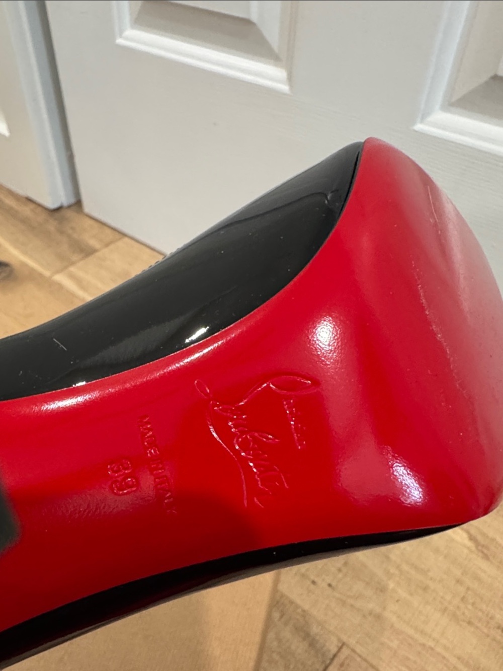 Christian Louboutin Black Patent Stiletto Pumps with Red Sole size 39 - Picture 9 of 9